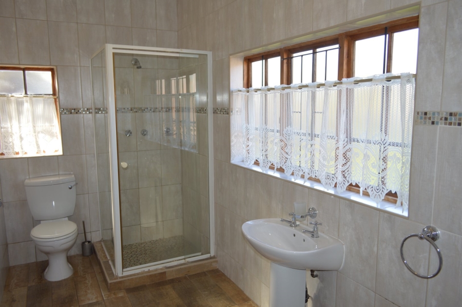6 Bedroom Property for Sale in Flamwood North West
